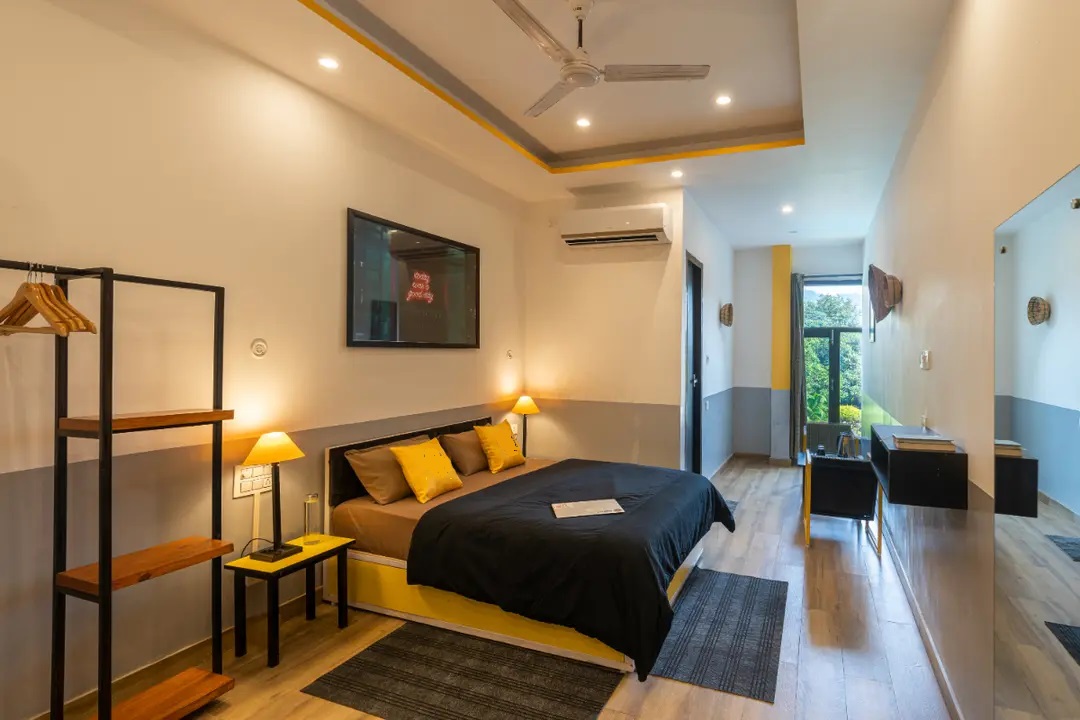 best hostel with swimming pool in jim corbett near bijrani gate